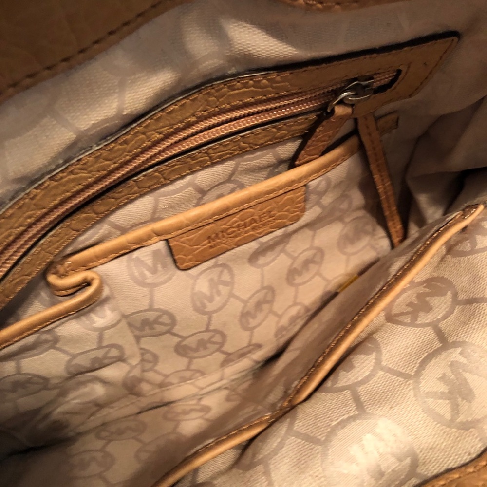 Handbag - Picture 2 of 4